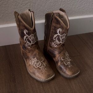 Shyanne Brown Kids Boots with White Embroidery